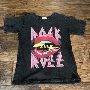 Rock and Roll dark grey/black tee shirt size medium from a boutique.